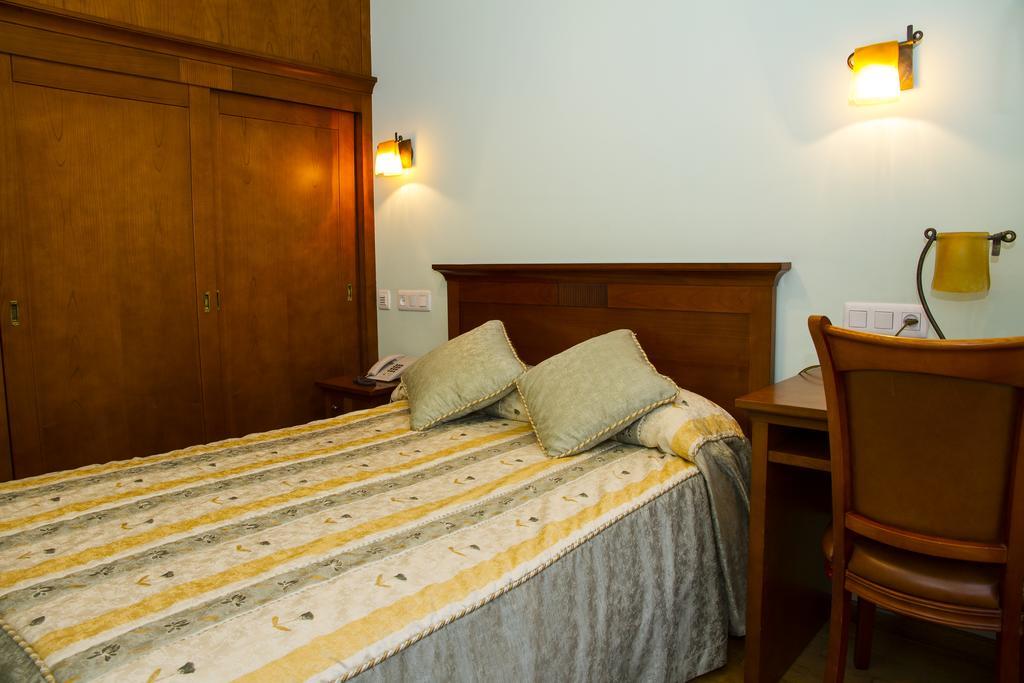 Hotel Los 14 Pravia Exteriér fotografie